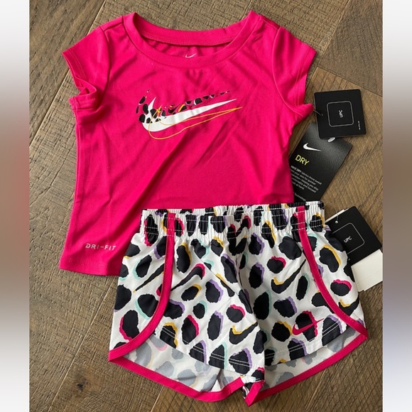 Nike Baby Girl Outfit - Picture 1 of 3